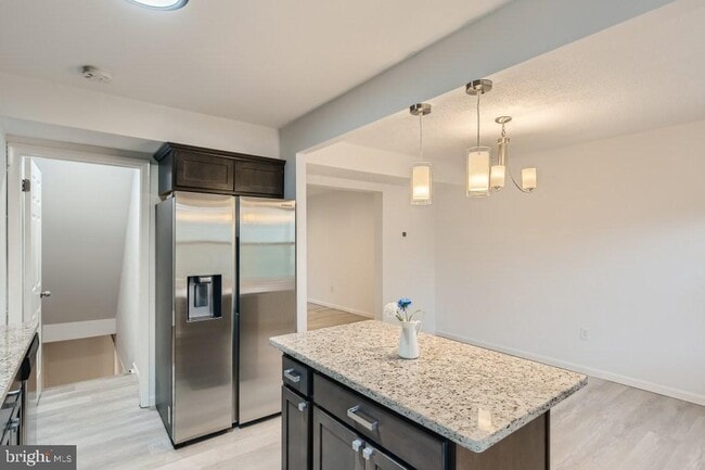 Photo - 9 Robinway Ct