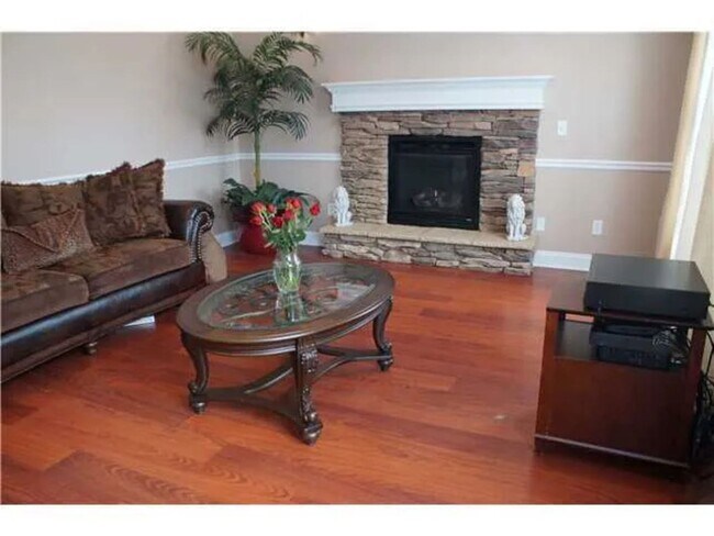 Photo - 5957 Troyes Rd