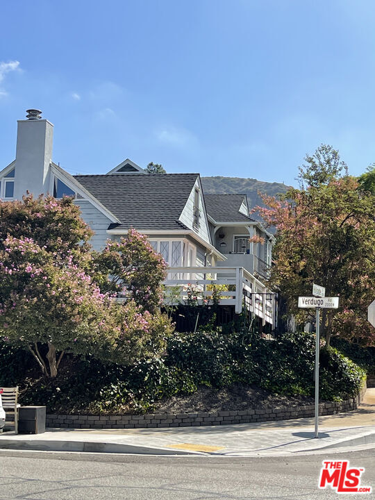 Building Photo - 1801 Hillside Dr