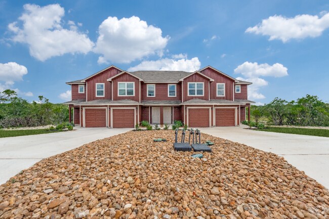 Building Photo - 721-733 Ryan Xing Rental