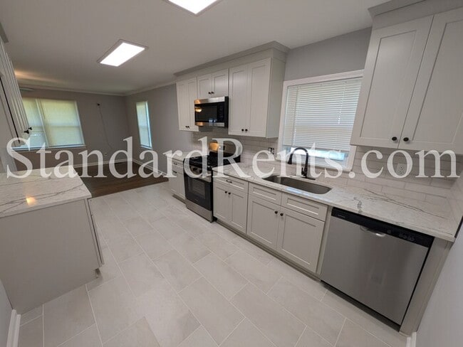 Photo - 934 Dell Ave SE