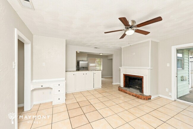 2517 Greenhill Dr