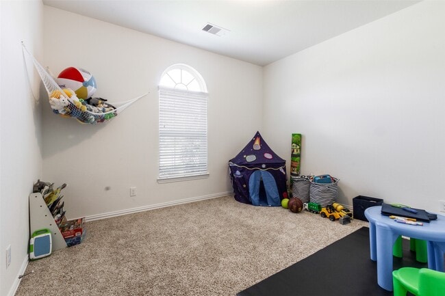 Photo - 6305 Rotherham St