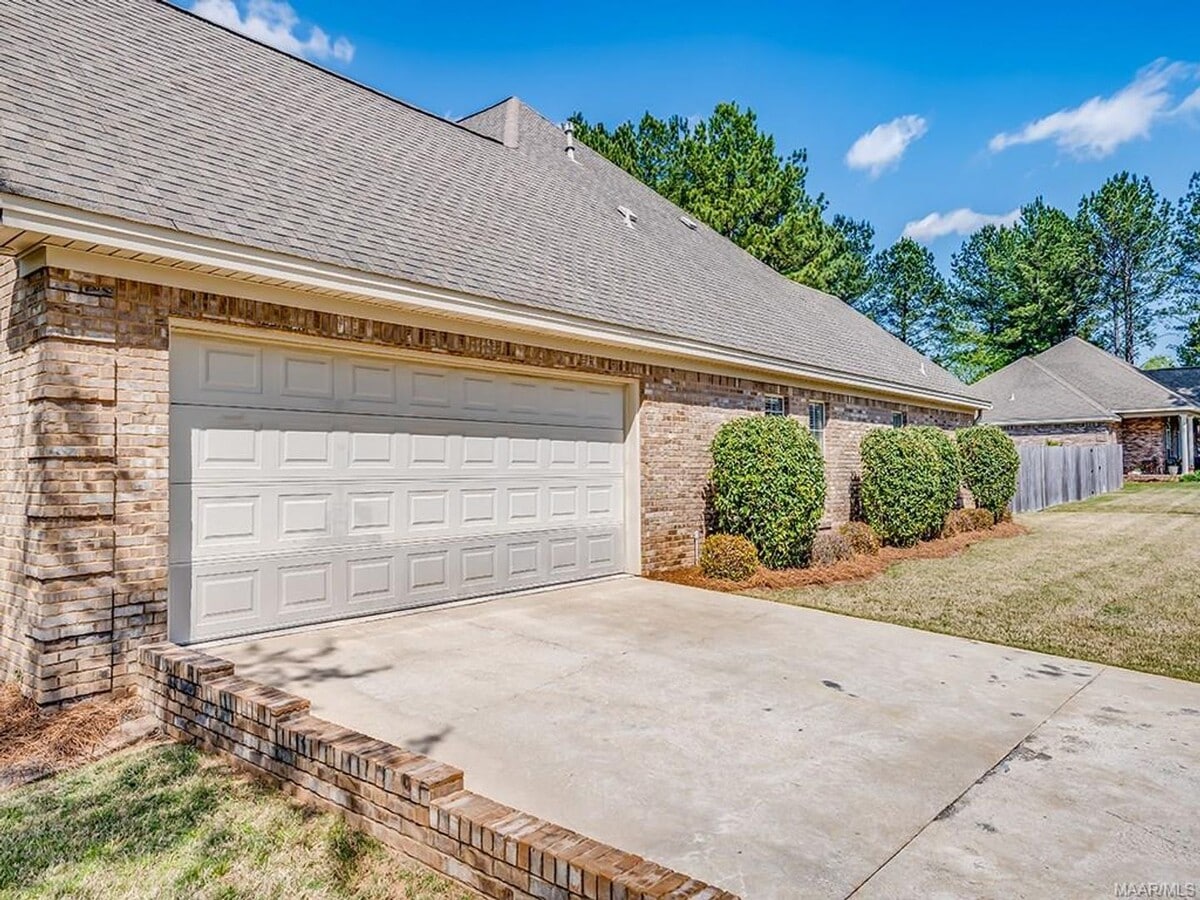 Photo - 209 Williamson Way