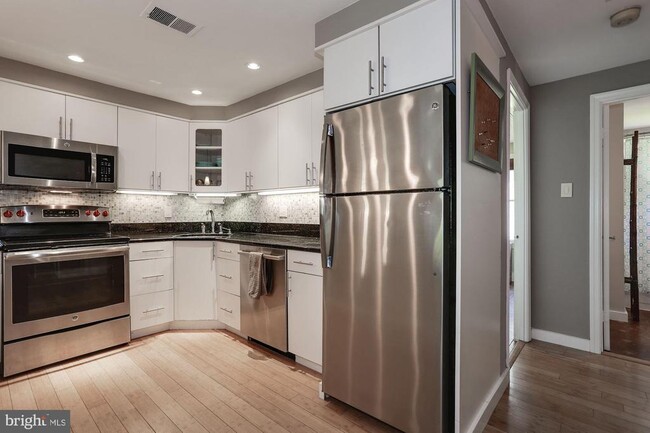 Photo - 144 N Bedford St