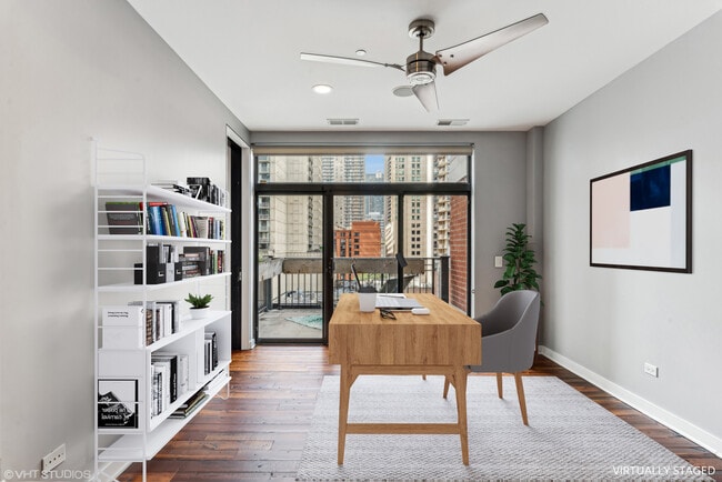 Photo - 33 W Huron St Unidad 810