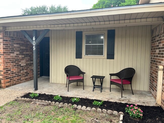 Photo - 405 Brenda Dr