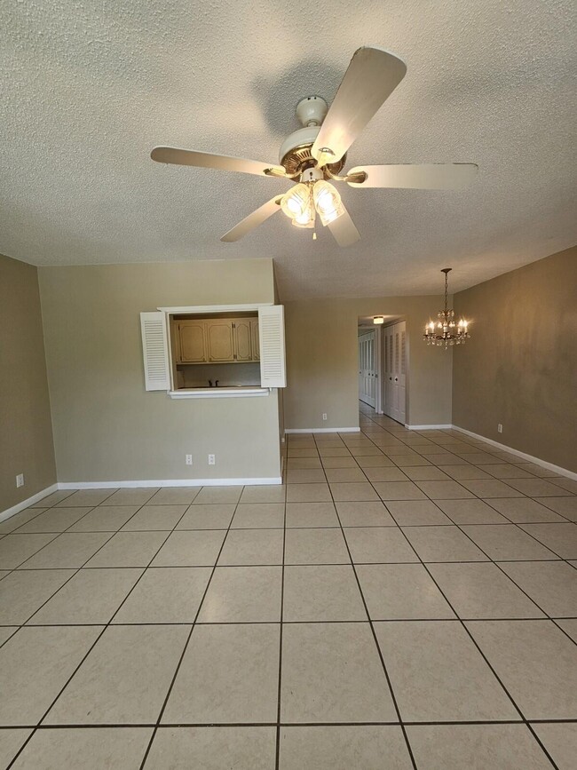 Building Photo - 289 Camden L Rental