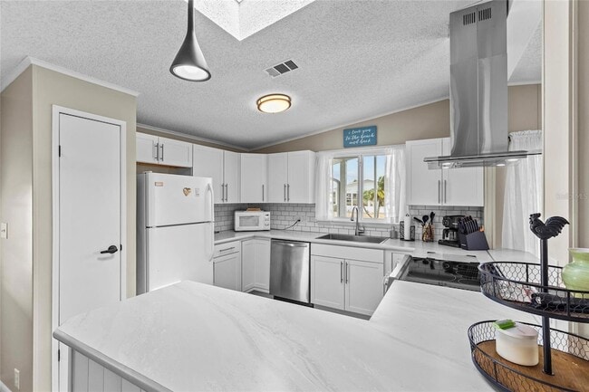 Photo - 611 La Jolla Cir