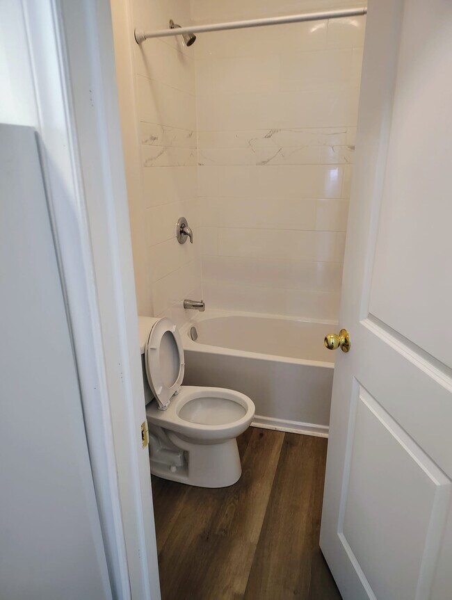 Photo - 494 Somerset St W Unit 1/2 B