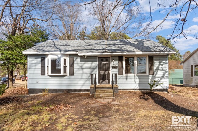 Building Photo - Welcome to your 2 bedroom, 1 bath home in South Hill!