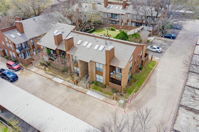 Photo - 7522 Holly Hill Dr