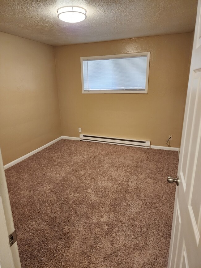 Photo - 1481 Tripp / Lee Apartments