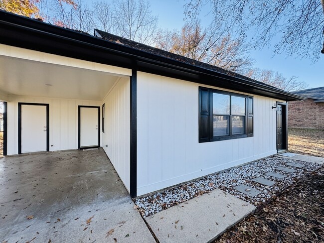 Photo - 101 Adirondack Loop