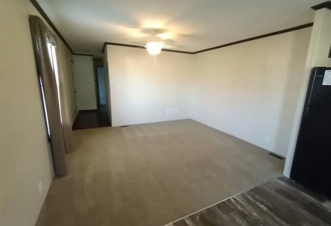 Photo - 410 Deerfield Ln