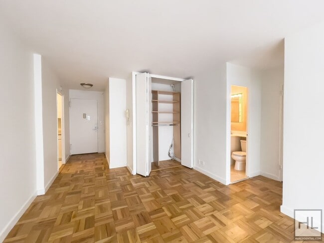 Photo - EAST 49 STREET Unit 6R