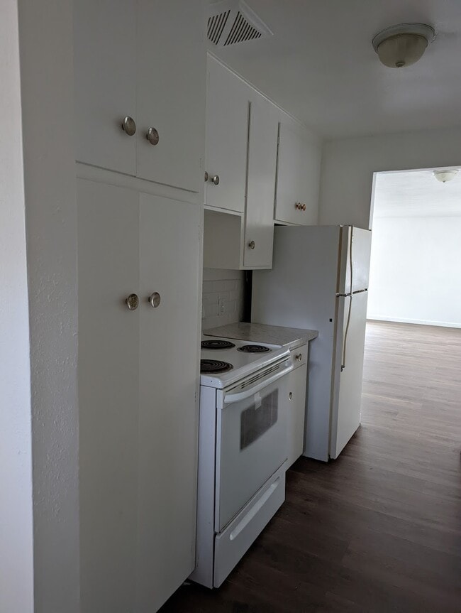 Photo - 5606 -5612 111th St SW
