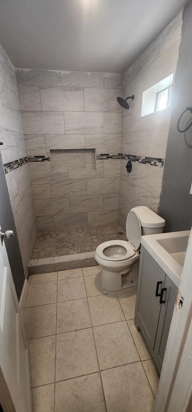 Photo - 1328 Andrews St