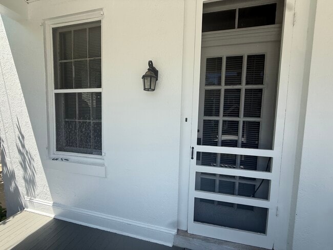 Building Photo - 115 E Oakland Ave Unit 115 E Oakland Avenue