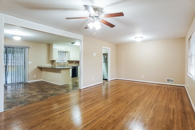 Photo - 621 27th Ave