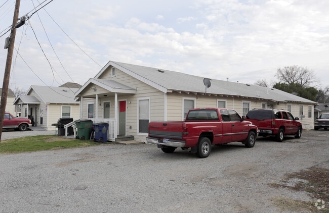 Photo - Elm Street Village