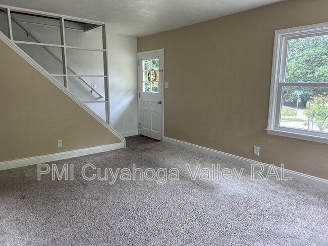 Building Photo - 2364 Suncrest Dr