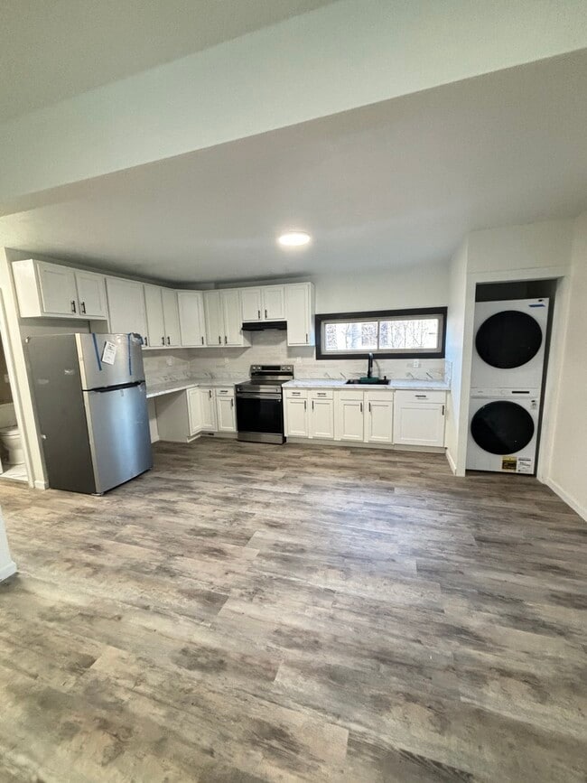 Building Photo - 2483 E 89th St