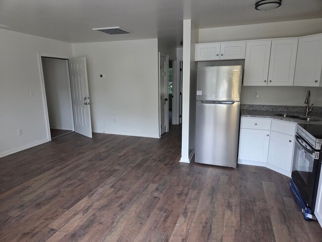 Photo - 1012 W 36th St Unidad 1012 w36th st  C