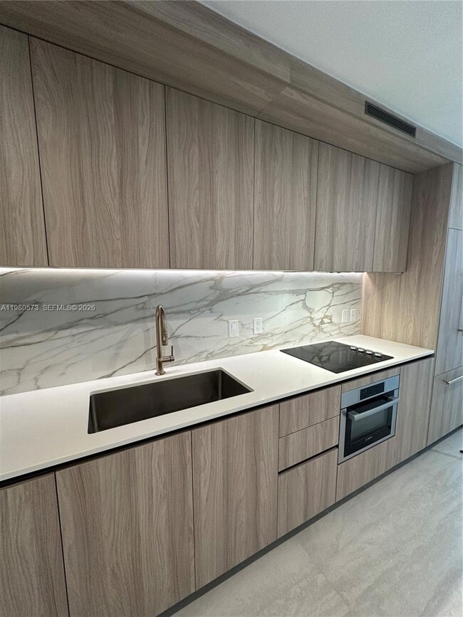 Building Photo - 77 SE 5th St Unit 1514