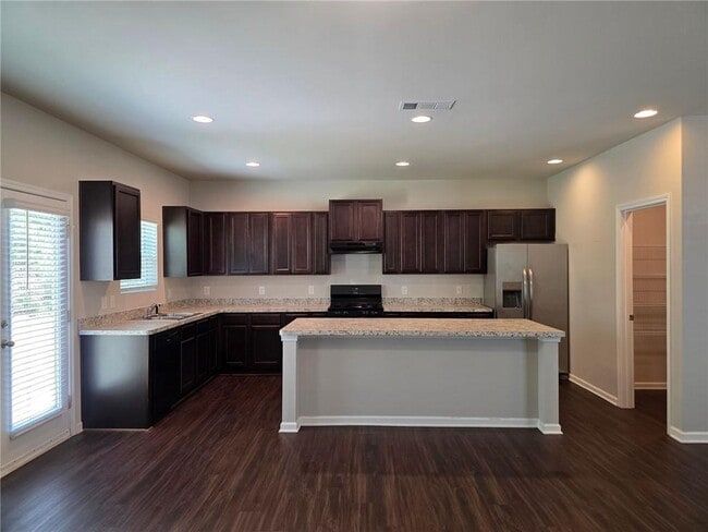 Photo - 85 Pointe Pl