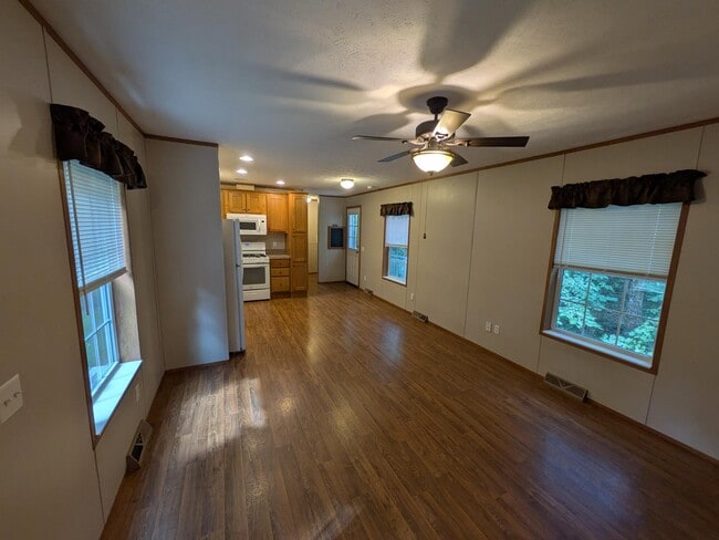 204 Pine Grove Dr