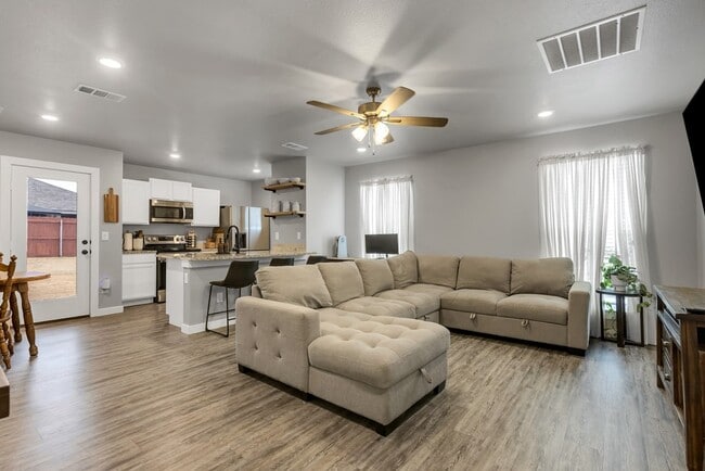 Photo - 2 Maverick Dr