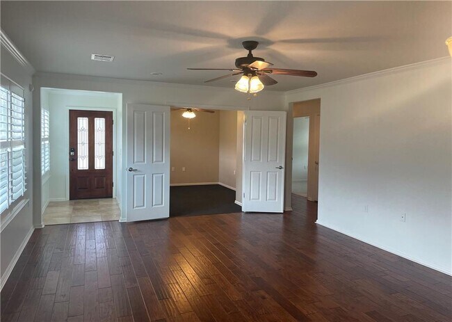 Photo - 112 Garner Cove