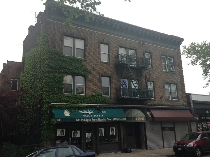 Primary Photo - 190 N Park St