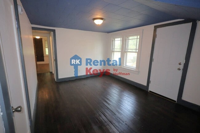 Photo - 2600 N Heidelbach Ave