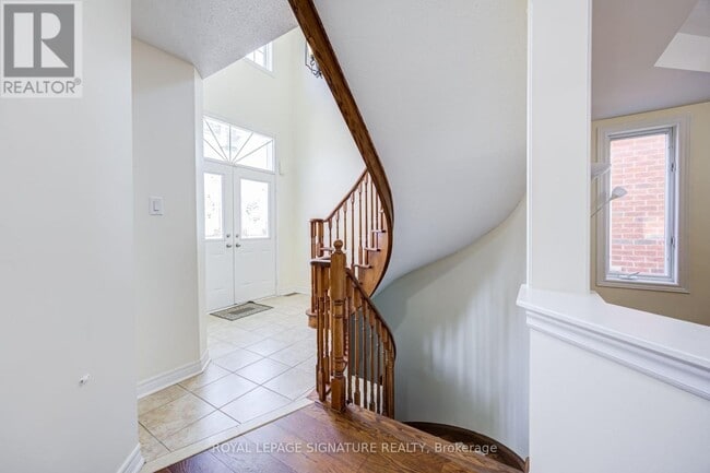 Photo - 44 Selby Dr