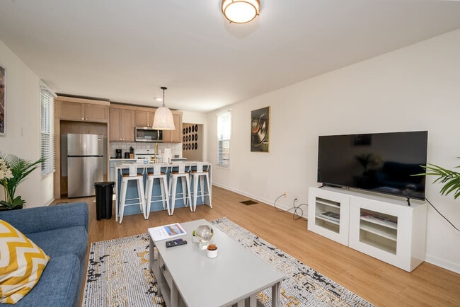 Building Photo - 880 Blythe St Unit SI ID1608471P