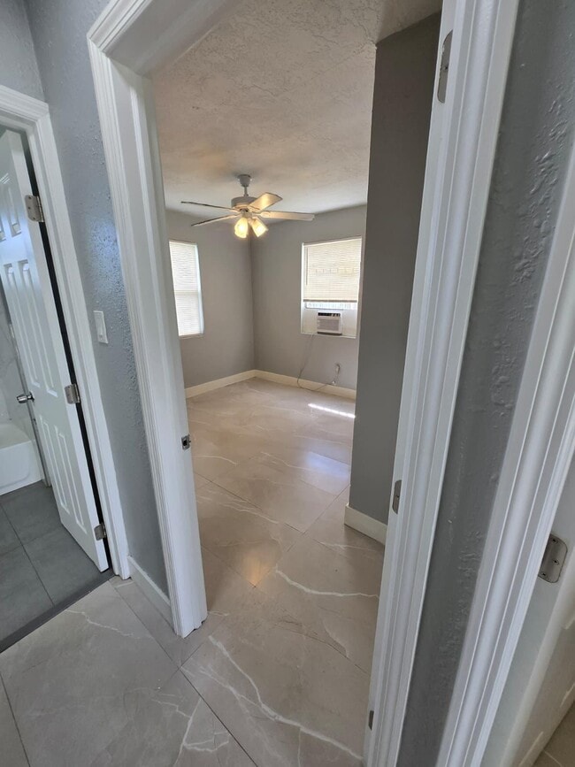 Photo - 1015 SW 8th St House