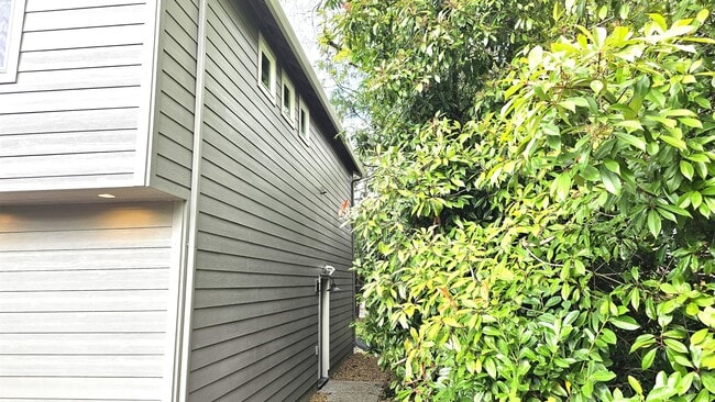 Photo - 2111 E Mill Plain Blvd