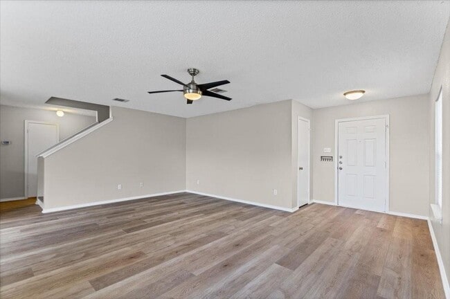 Photo - 2423 Byfield Dr