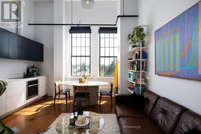 Photo - 183 Dovercourt Rd