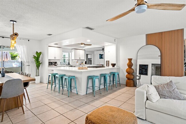 Photo - 8101 W Lake Dr