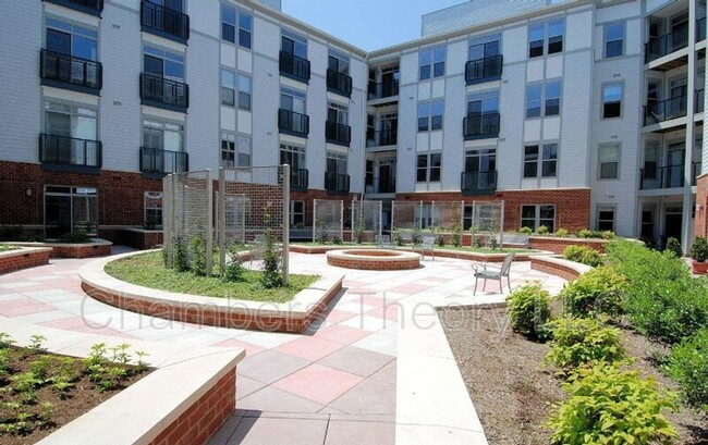 Building Photo - 1800 Wilson Blvd Unit #101