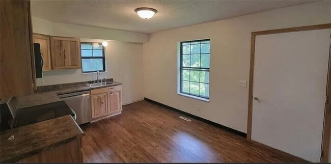 Photo - 807 N Clark Ave Unit 807 N Clark Ave