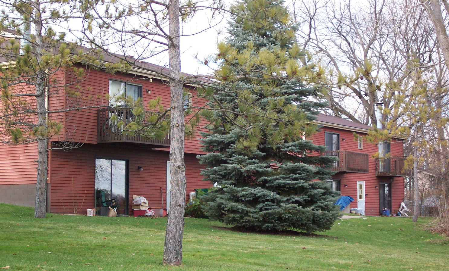 Photo - Lakeshore Apartments