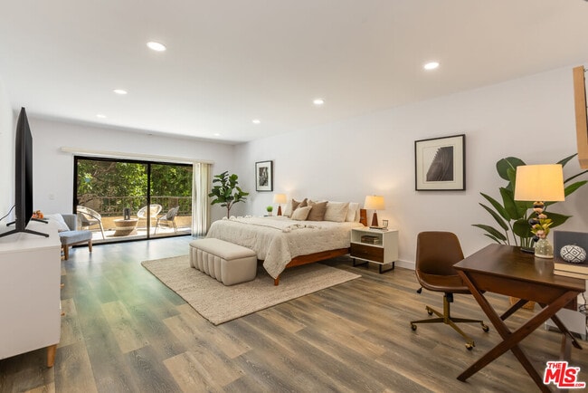 Building Photo - 1210 Kings Rd Unit 101