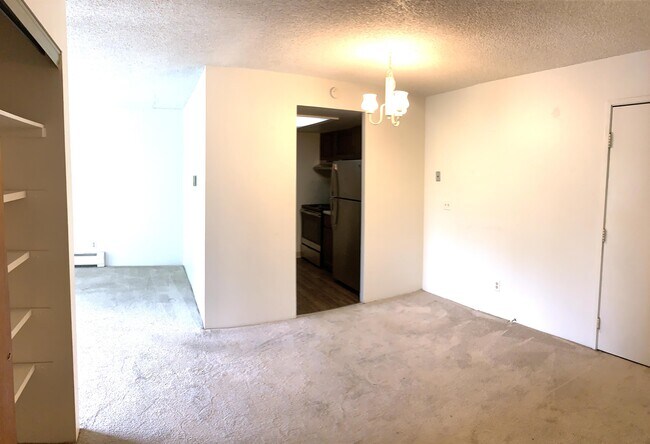 Photo - 1200 Golden Cir