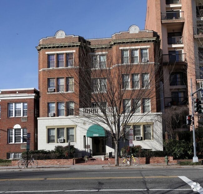 Building Photo - Updated Cathedral Studio with in-unit W/D Unit 104 Rental
