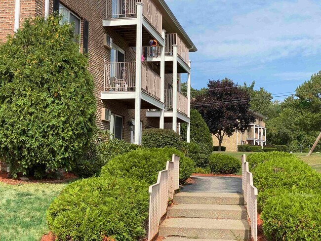 Photo - 383 Huse Rd Unit 06