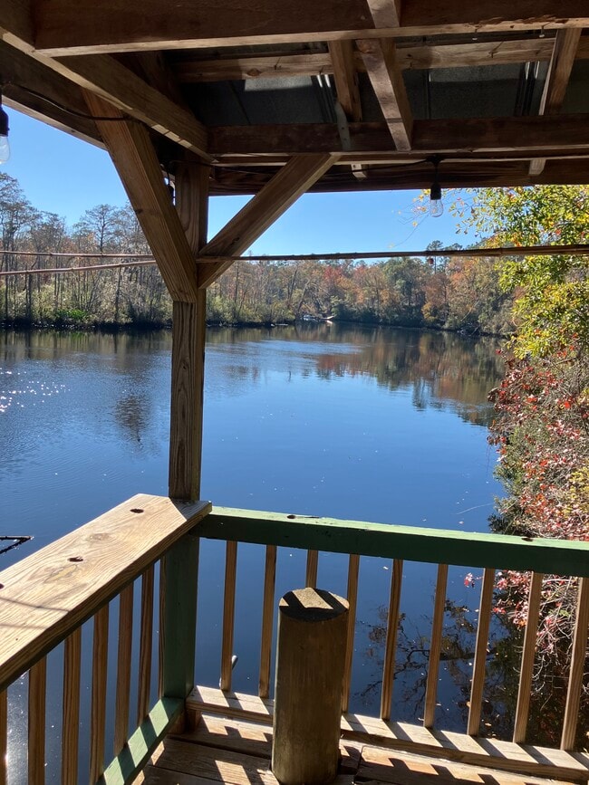 Covered deck you can fish from! - 432 Apache Rd Rental